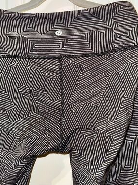 lululemon athletica Black & White Geometric Capris